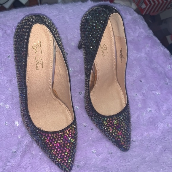 Heels - Picture 2 of 5